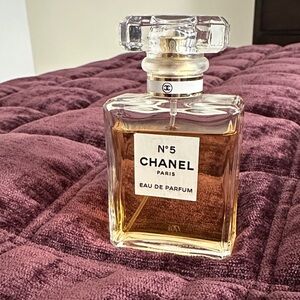 CHANEL No. 5 Eau de Parfum with Gold Hue 1.2 fl oz